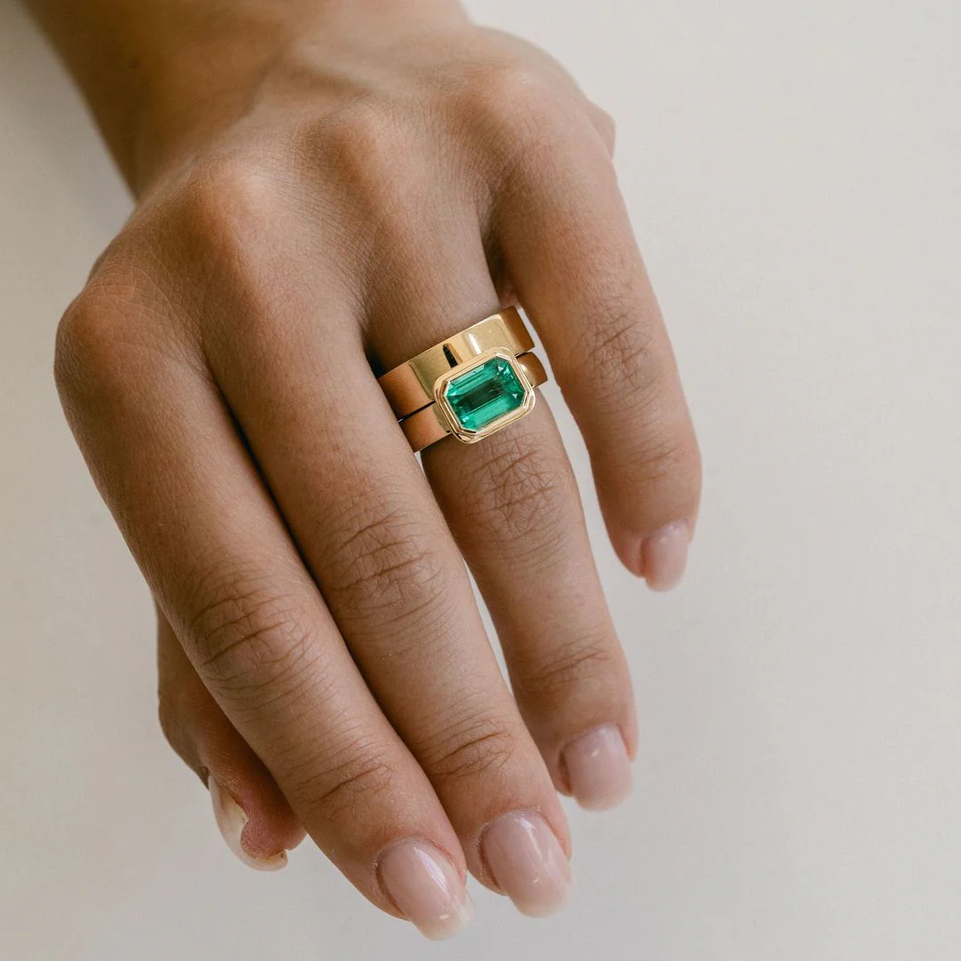 Emerald Cut Emerald Retro Bezel Ring - Image 8