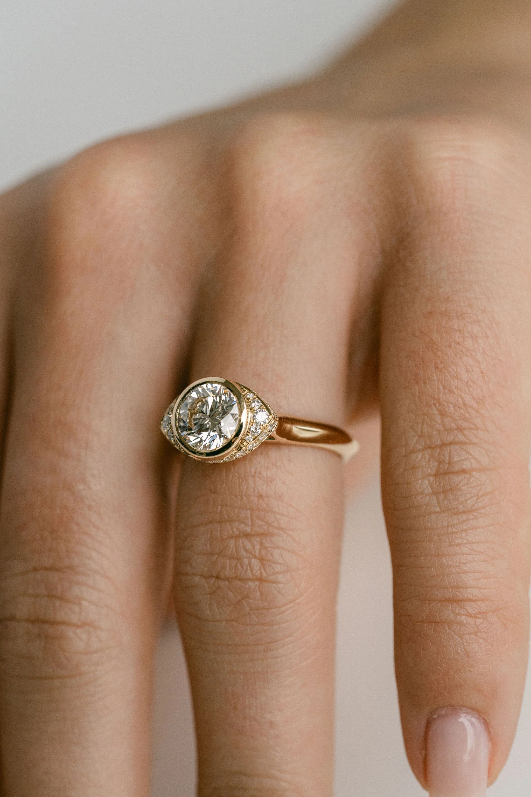 Round Brilliant Diamond With Diamond Eye Halo - Image 7
