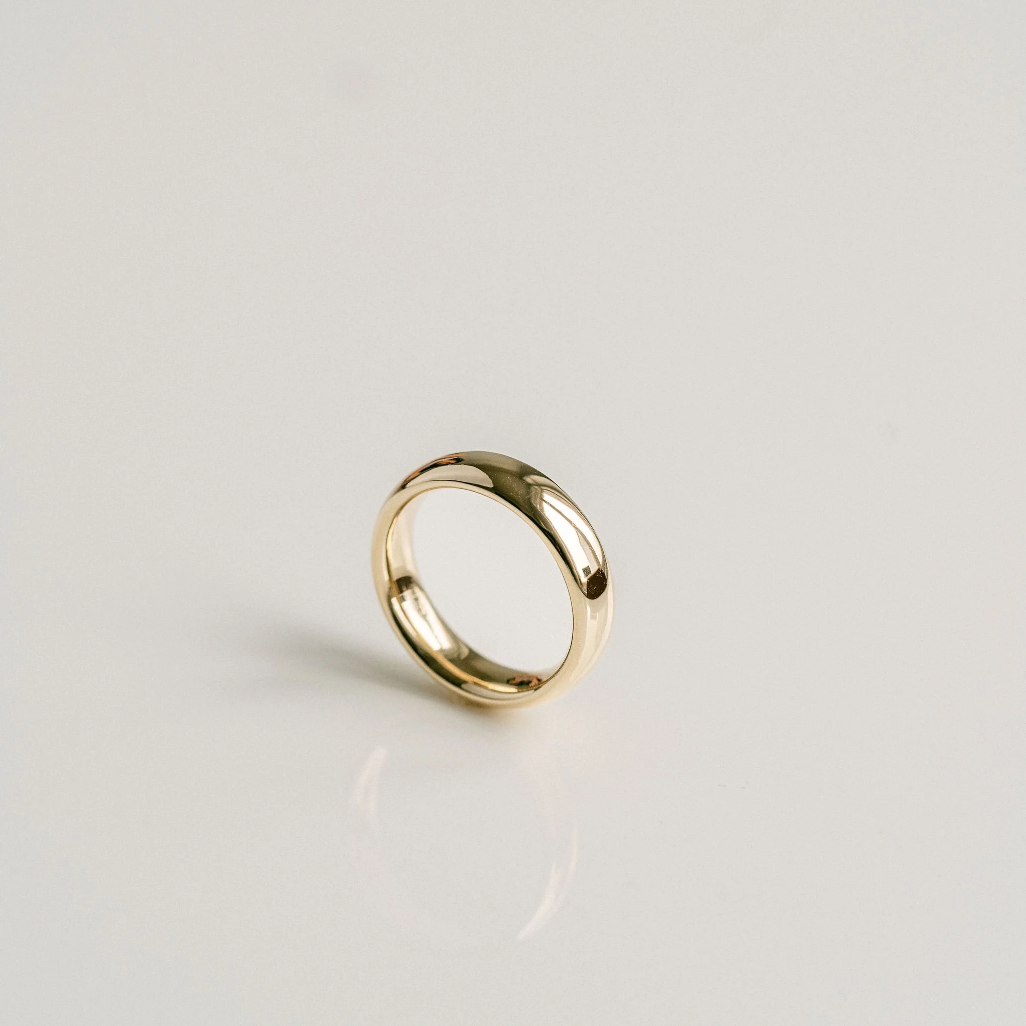Round Polished Heavy Mens Band - Image 4