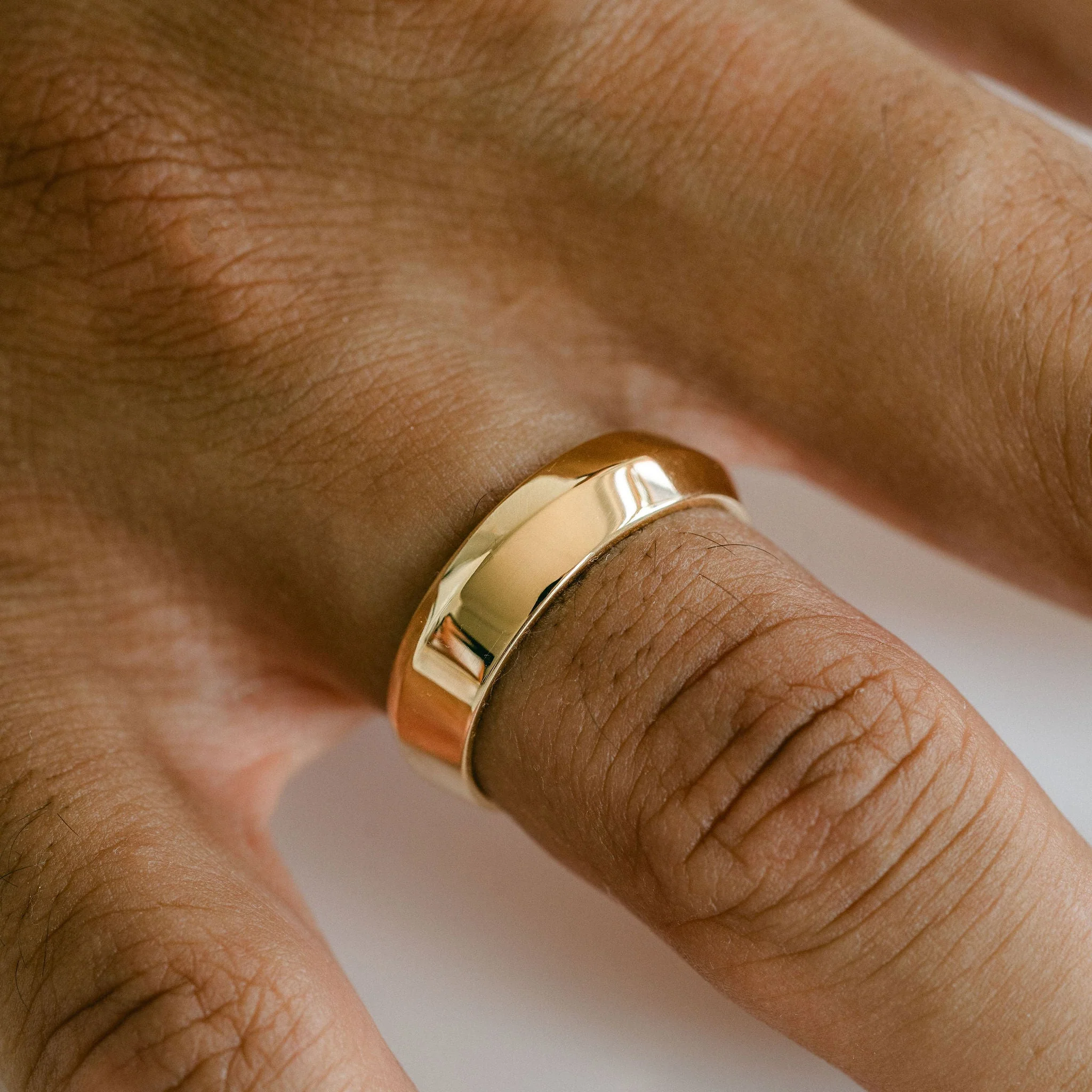 Round Polished Wave Mens Band - Image 4